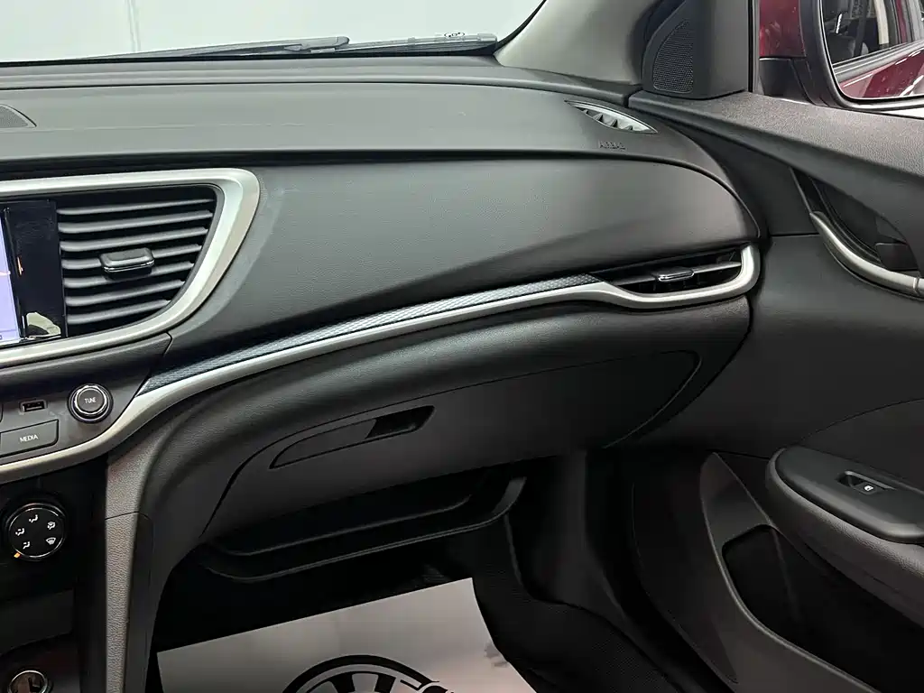 Buick Excelle 2020 — фото 20
