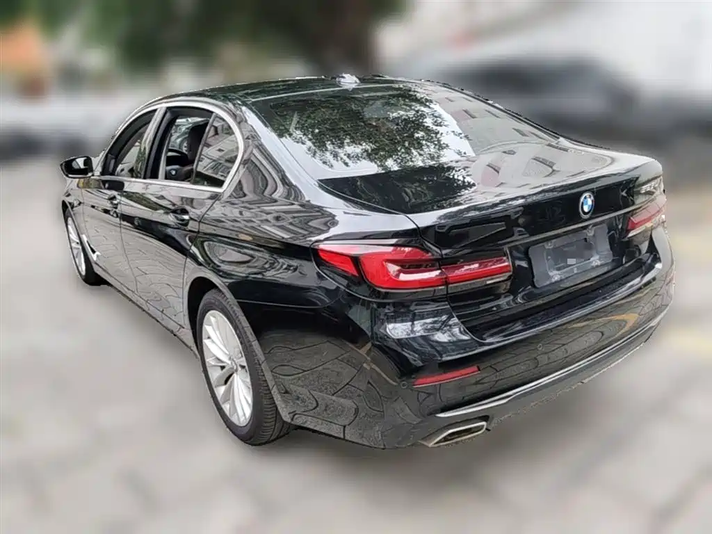 BMW 5 Series 2021 — фото 9