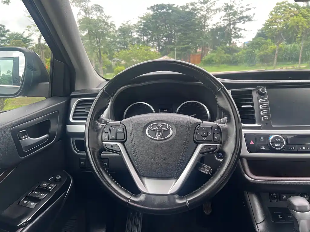Toyota Highlander 2020 — фото 11