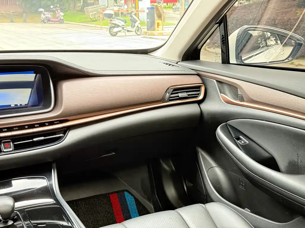GAC Motor Trumpchi GA6 2019 — фото 13