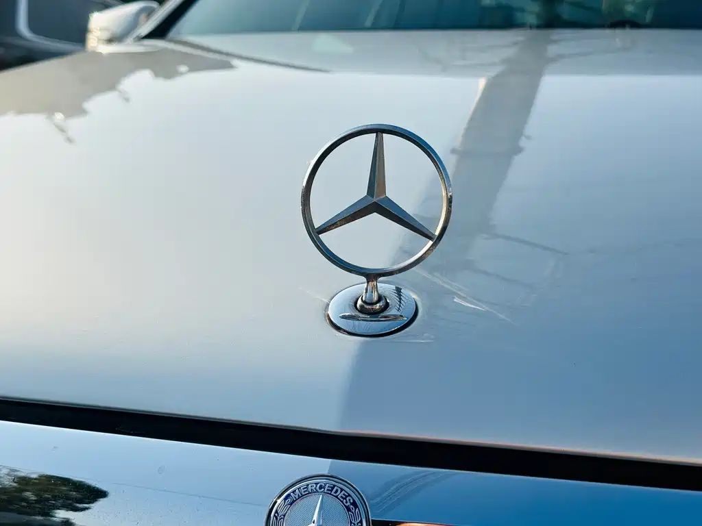 Mercedes-Benz E-Class 2010 — фото 11