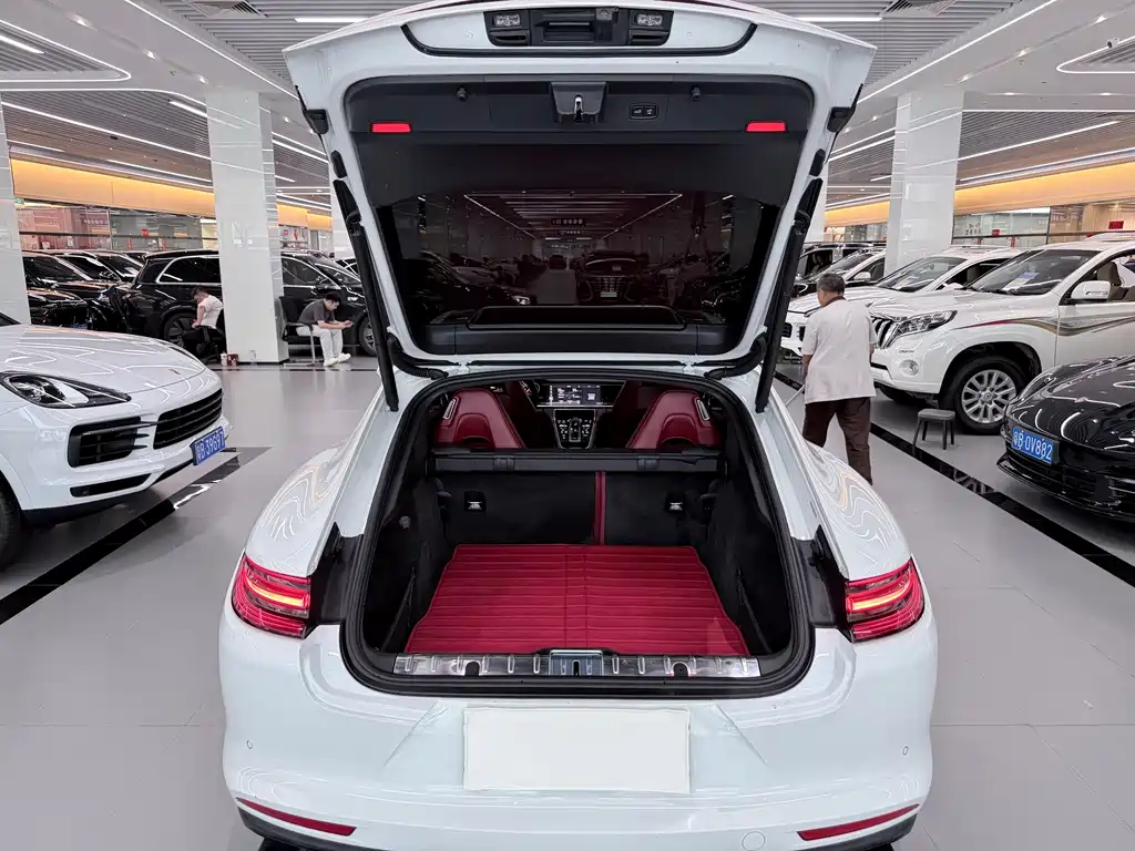 Porsche Panamera 2019 — фото 18