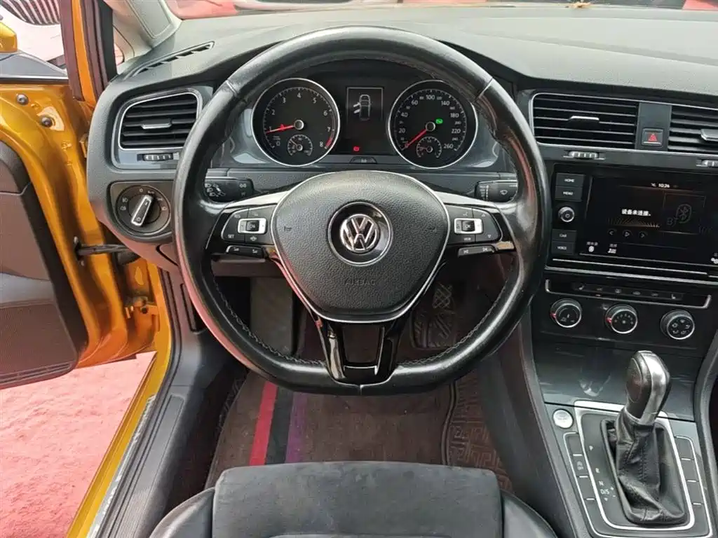 Volkswagen Golf 2018 — фото 11