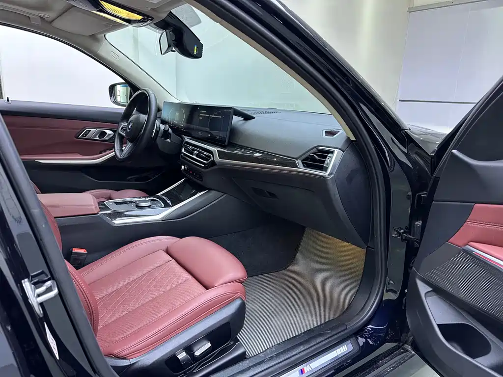 BMW 3 Series 2023 — фото 14
