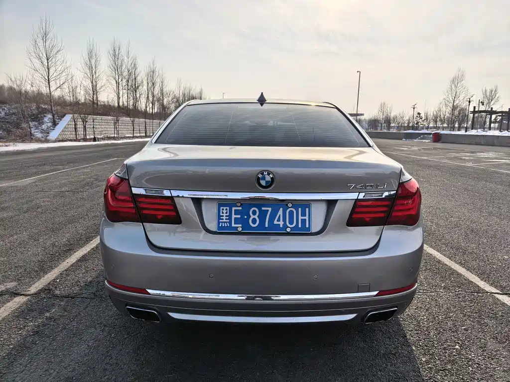 BMW 7 Series 2014 — фото 9