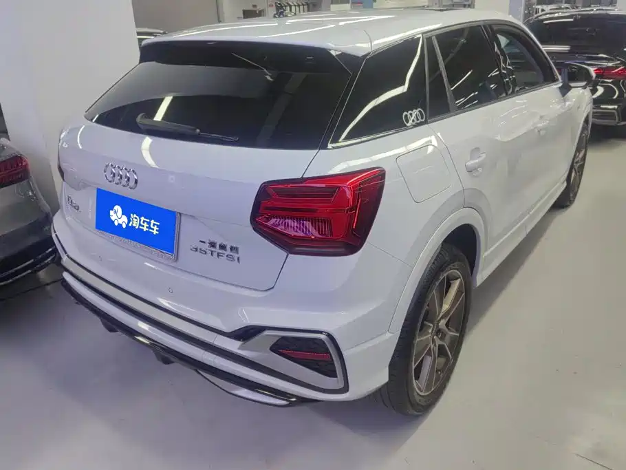 Audi Q2L 2022