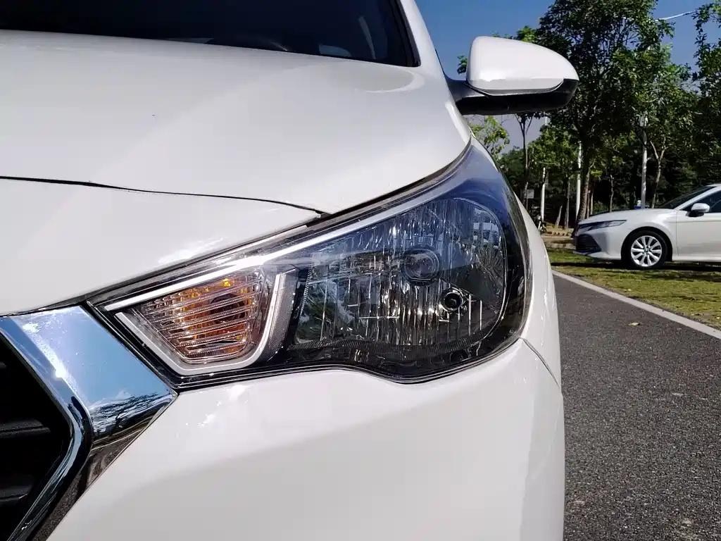 Hyundai Verna 2017 — фото 8