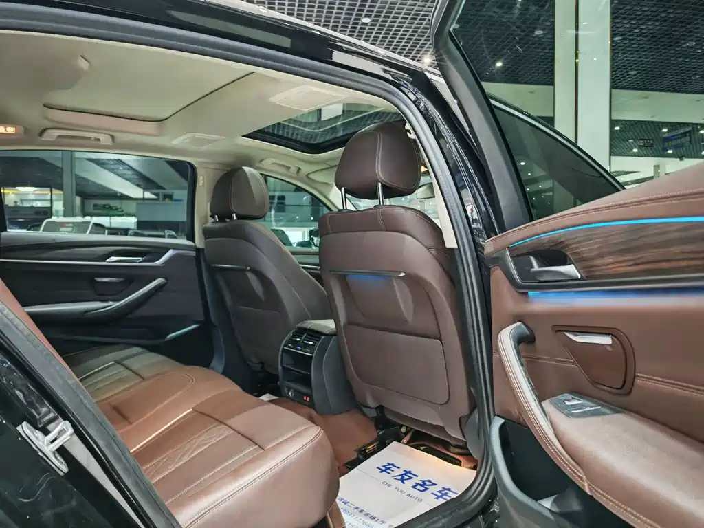 BMW 5 Series New Energy 2021 — фото 13