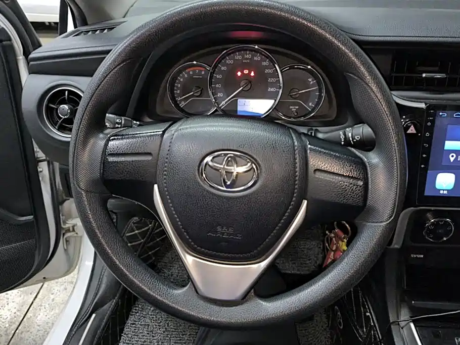 Toyota Corolla 2018 — фото 15