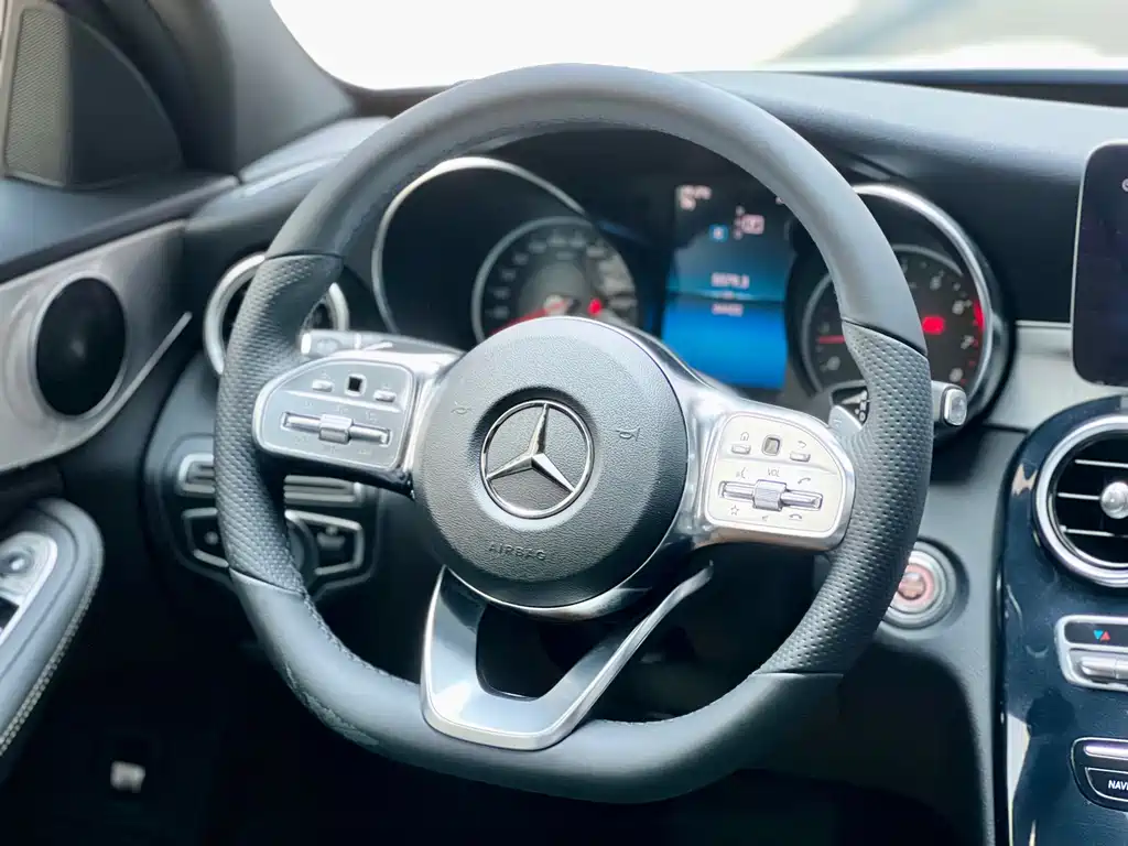 Mercedes-Benz C-Class 2019 — фото 19