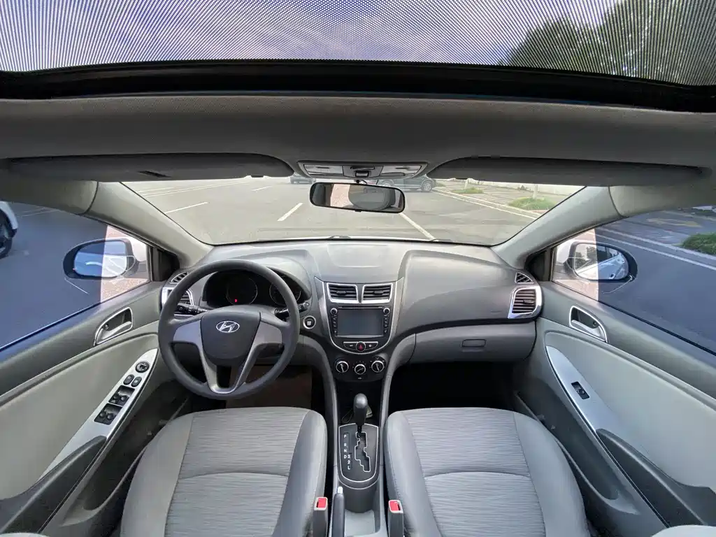 Hyundai Verna 2016 — фото 8