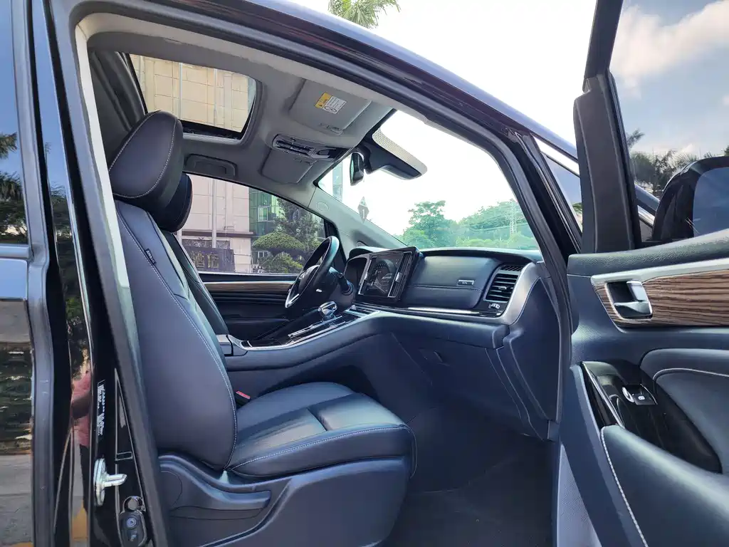 GAC Motor Trumpchi M8 2022 — фото 11