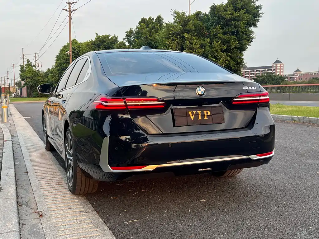 BMW 5 Series 2024