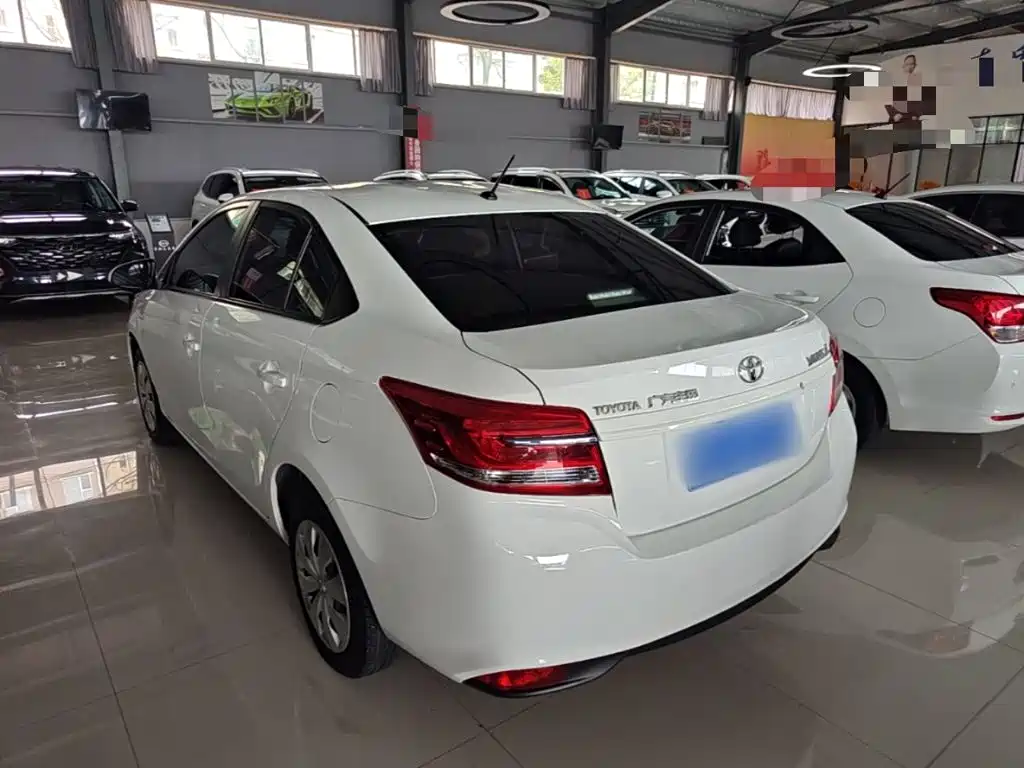 Toyota Yaris L 2019