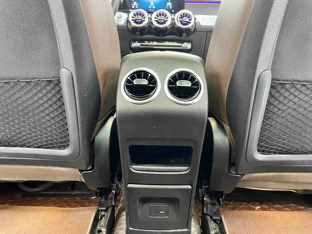Mercedes-Benz GLB 2023 — фото 10