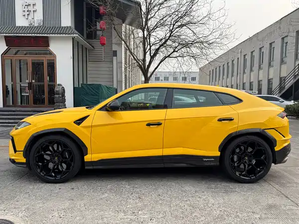Lamborghini Urus 2022