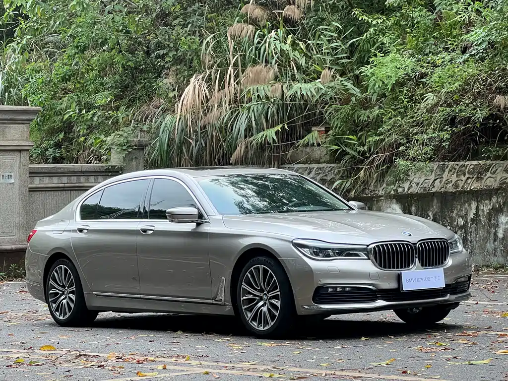 BMW 7 Series 2017 — фото 2