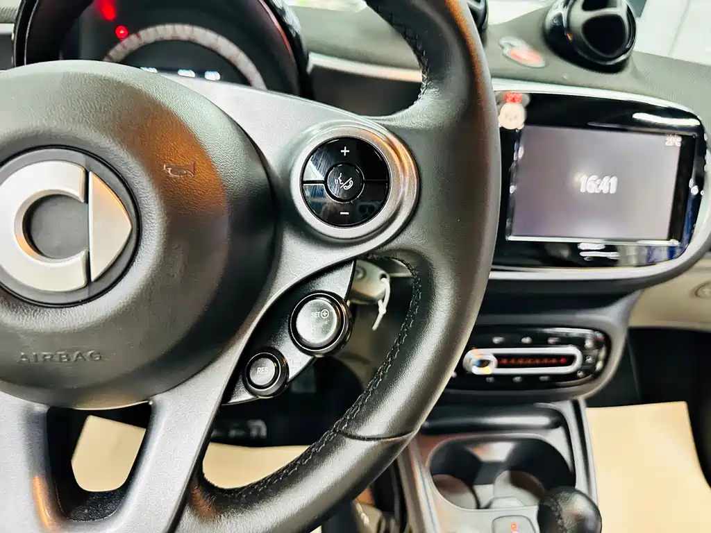 smart fortwo 2018 — фото 37