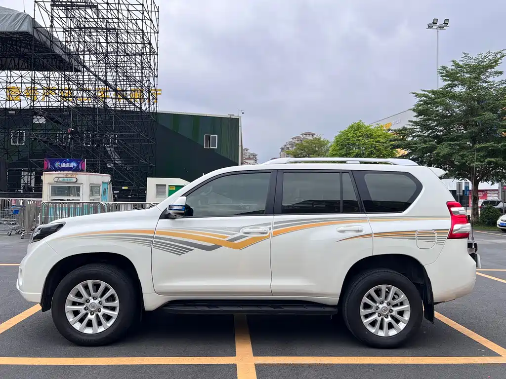 Toyota Prado 2018 — фото 2