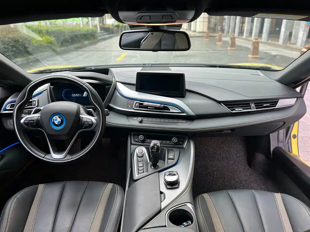 BMW i8 2019 — фото 19