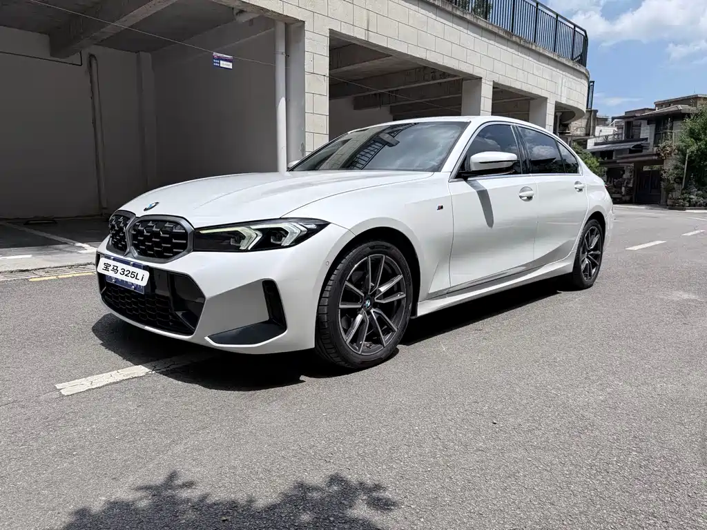 BMW 3 Series 2023