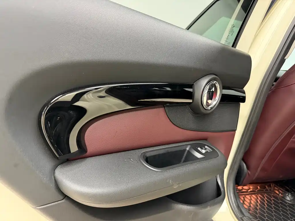 MINI Clubman 2018 — фото 10