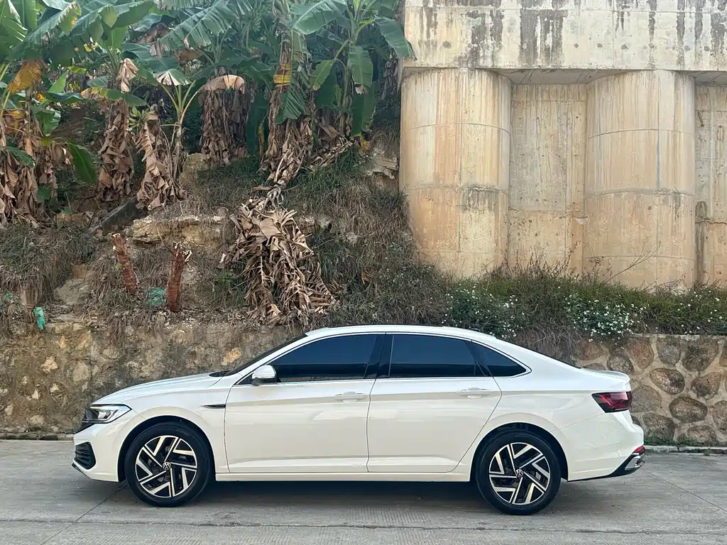 Volkswagen Sagitar 2024