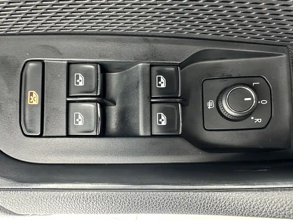 Skoda Octavia 2023 — фото 12