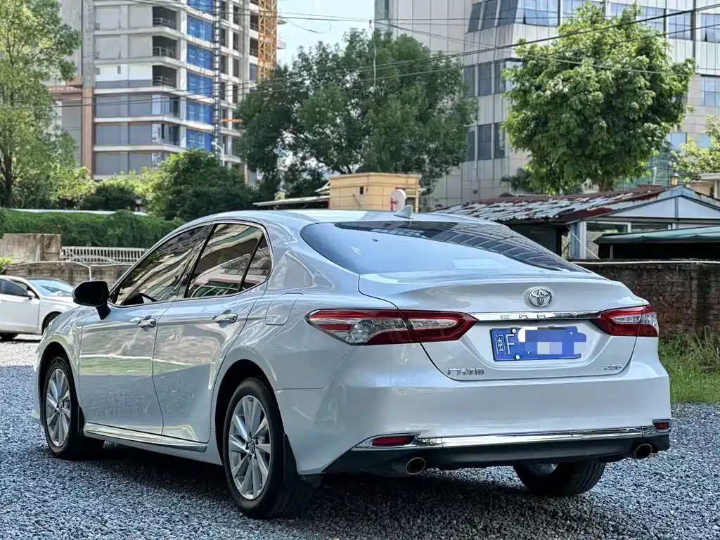Toyota Camry 2024 — фото 9