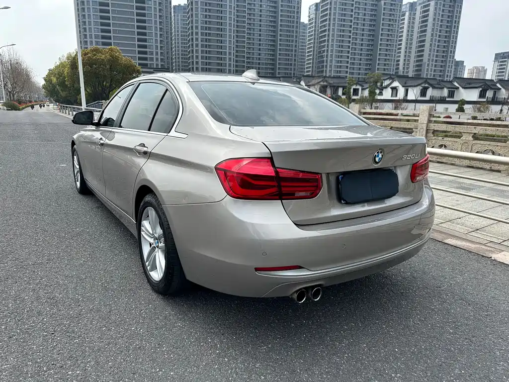 BMW 3 Series 2017 — фото 10