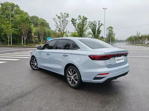 Geely Emgrand 2023