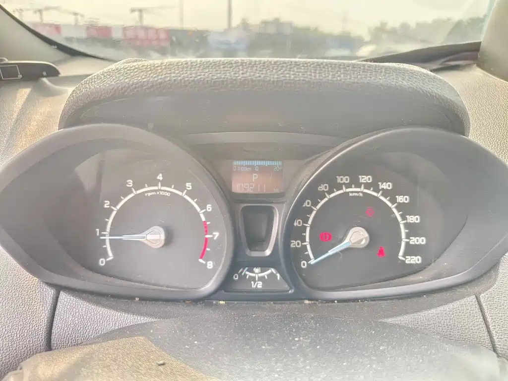 Ford EcoSport 2015 — фото 4