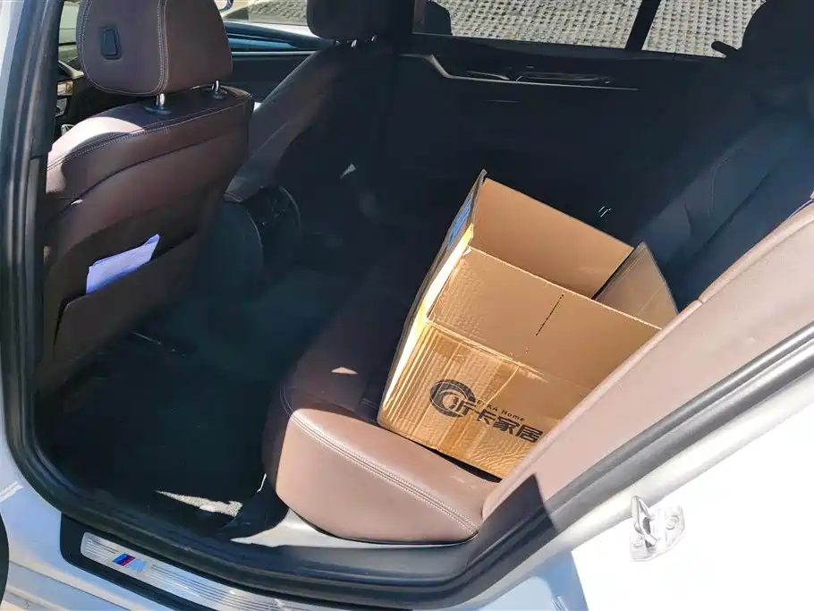 BMW 5 Series 2018 — фото 11