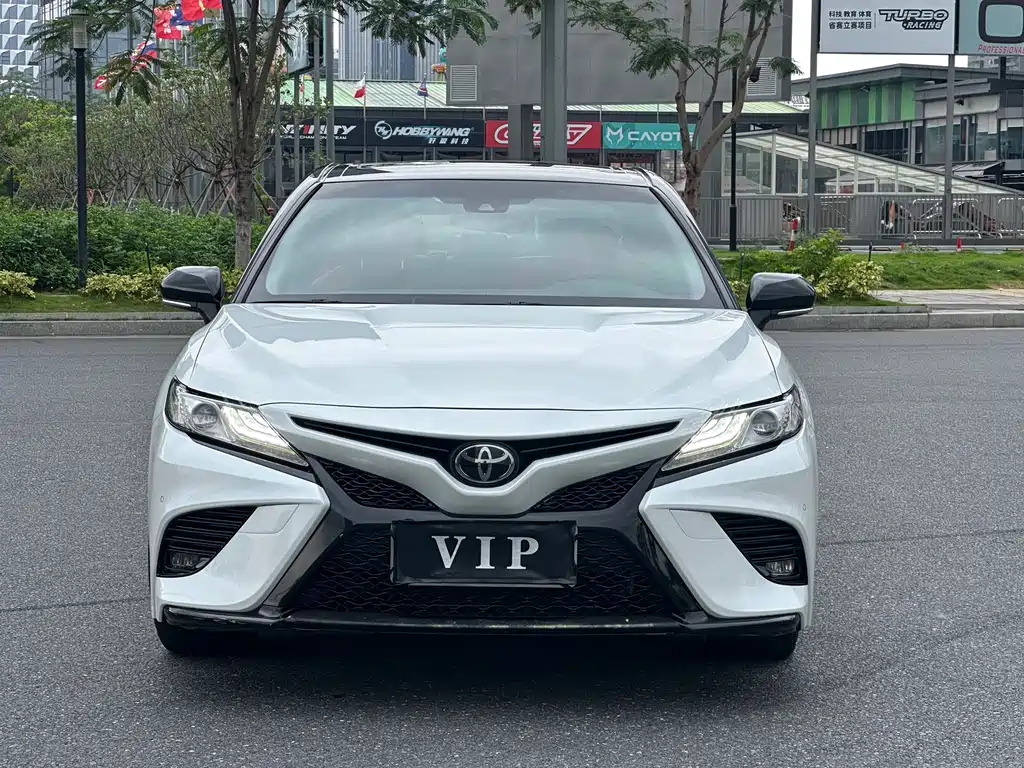 Toyota Camry 2020 — фото 2