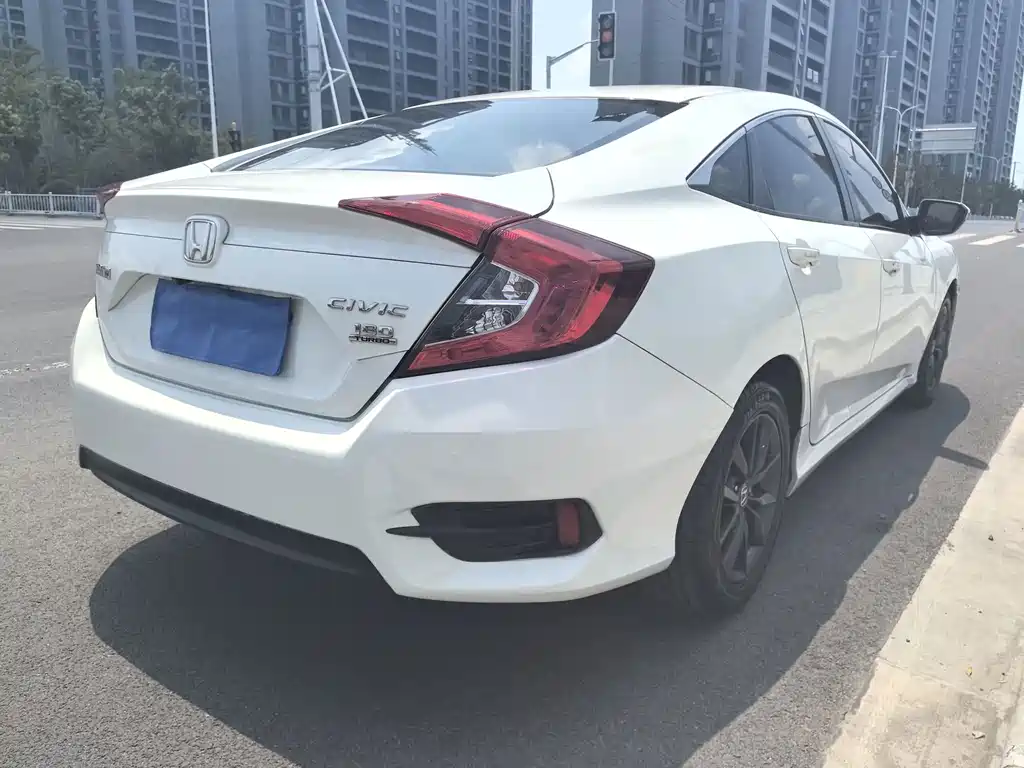 Honda Civic 2020 — фото 10