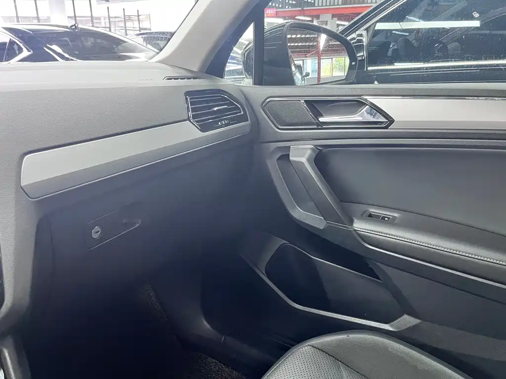 Volkswagen Tiguan L 2020
