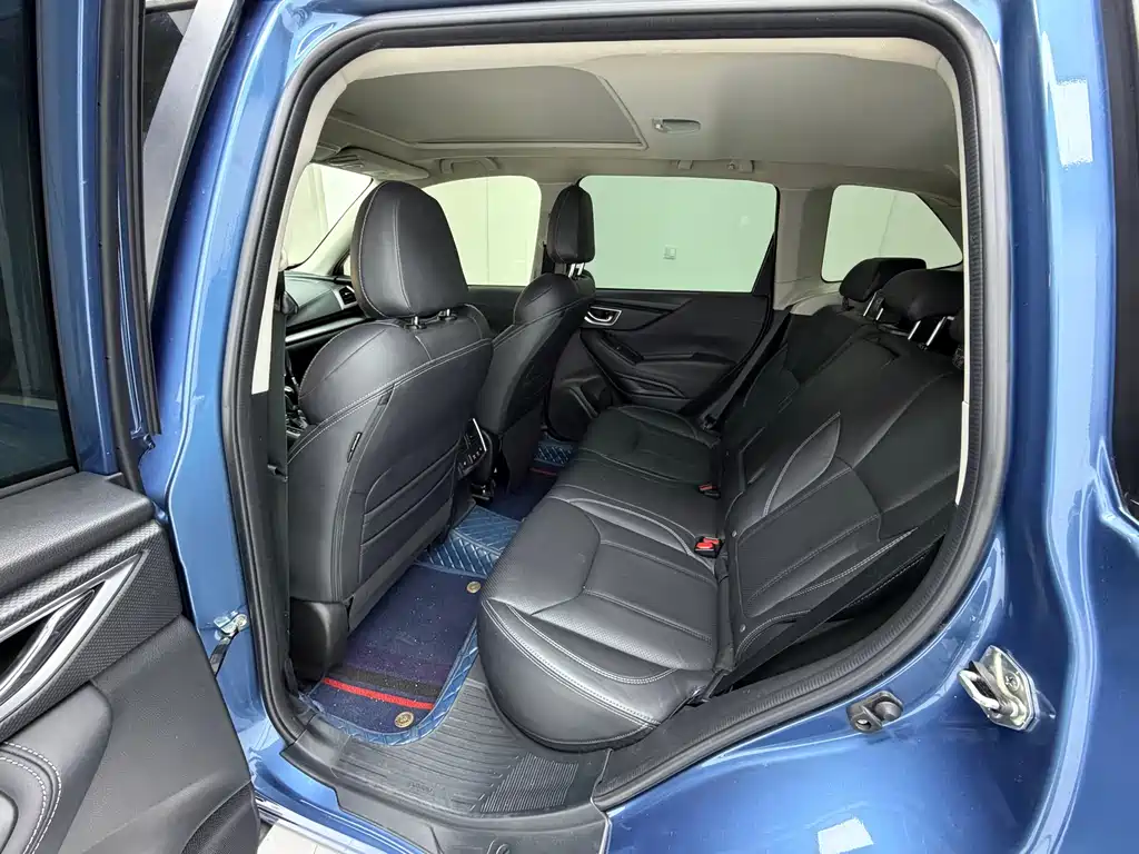 Subaru Forester 2022 — фото 13