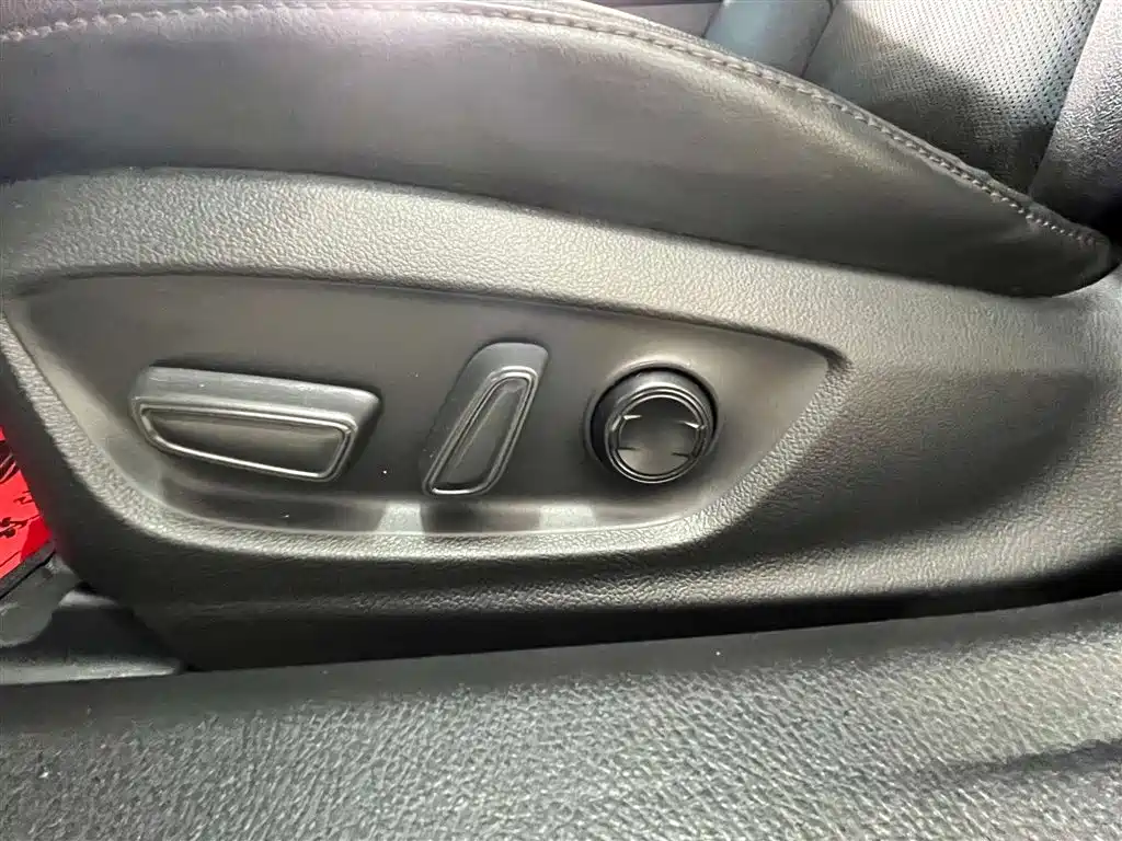 Toyota Camry 2021 — фото 26