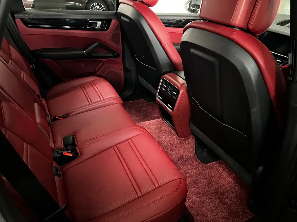 Porsche Cayenne 2018 — фото 18