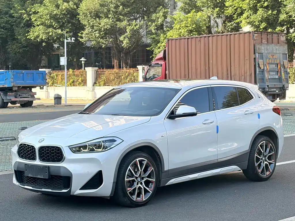 BMW X2 2021 — фото 1