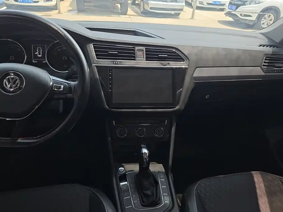 Volkswagen Tiguan L 2018 — фото 13