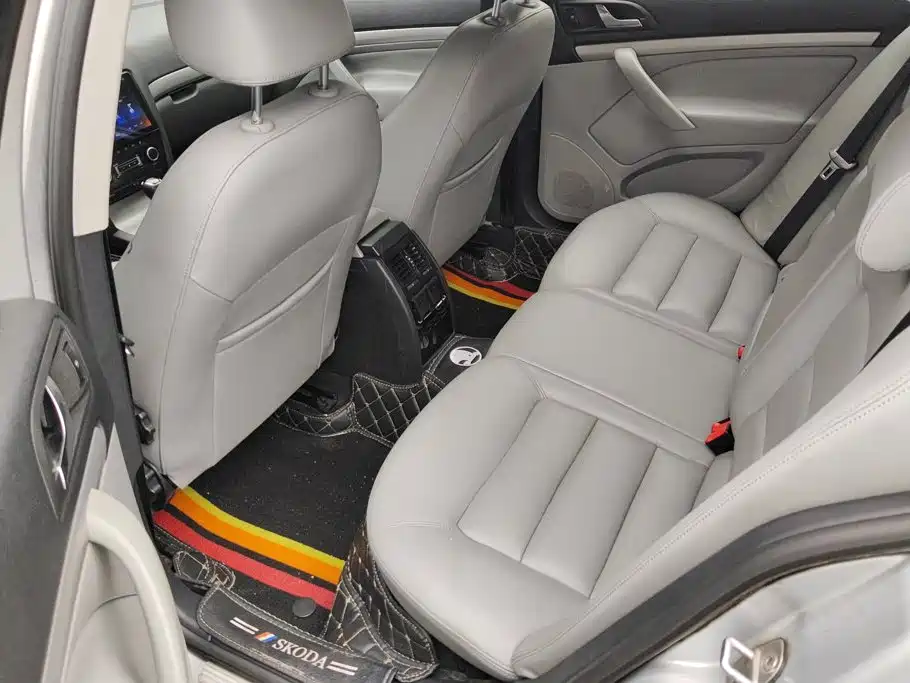 Skoda Octavia 2014 — фото 11