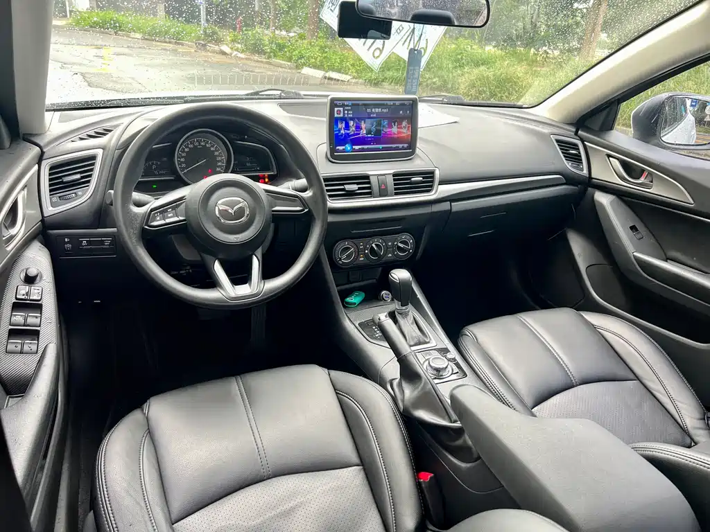 Mazda 3 Axela 2017 — фото 9