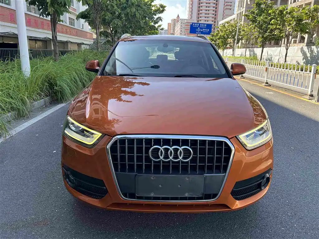 Audi Q3 2015 — фото 15