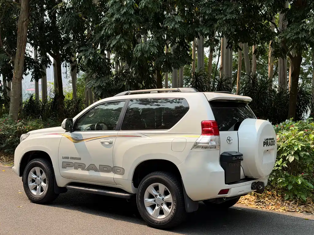 Toyota Prado 2015 — фото 32
