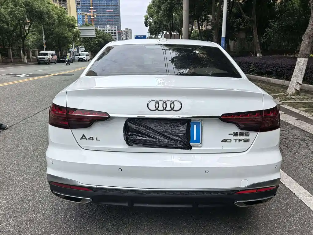 Audi A4L 2024 — фото 10
