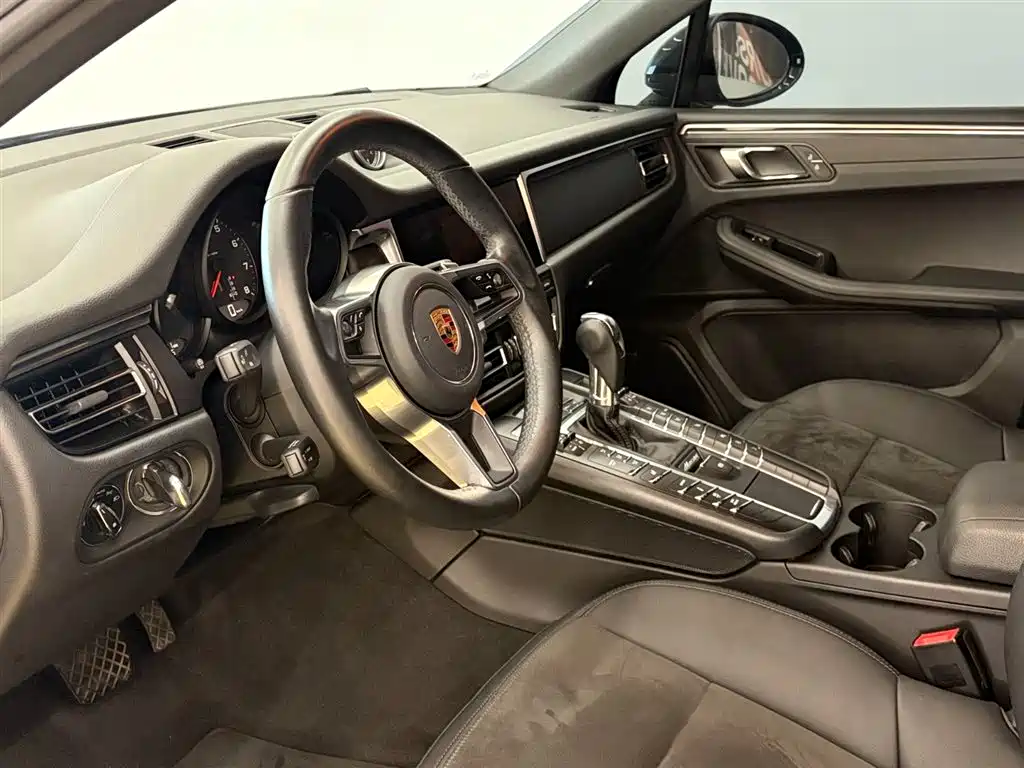 Porsche Macan 2020 — фото 12