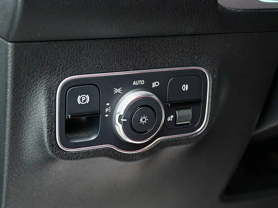 Mercedes-Benz GLB AMG 2023 — фото 25