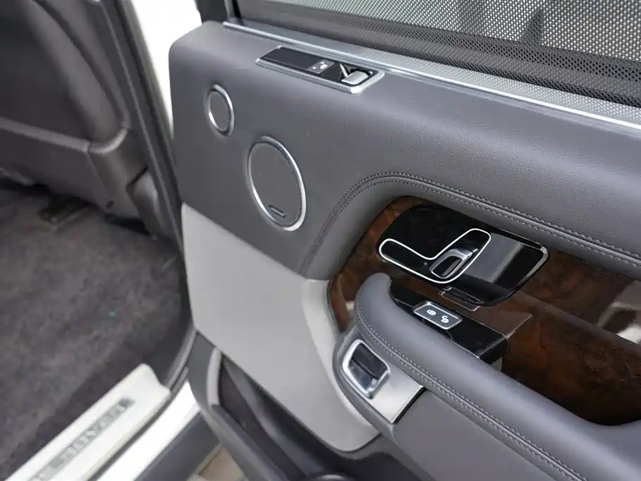 Land Rover Range Rover 2020 — фото 26