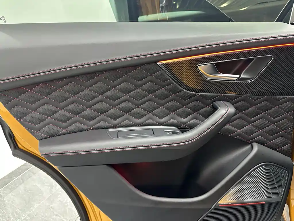 Audi Q8 2025 — фото 21